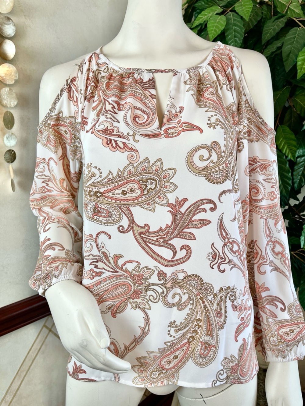 NY&CO PEACH PAISLEY OPEN SHOULDER TOP